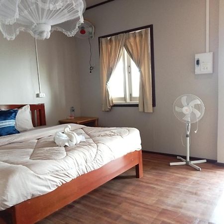 Champa Guesthouse Muang Không Exteriér fotografie