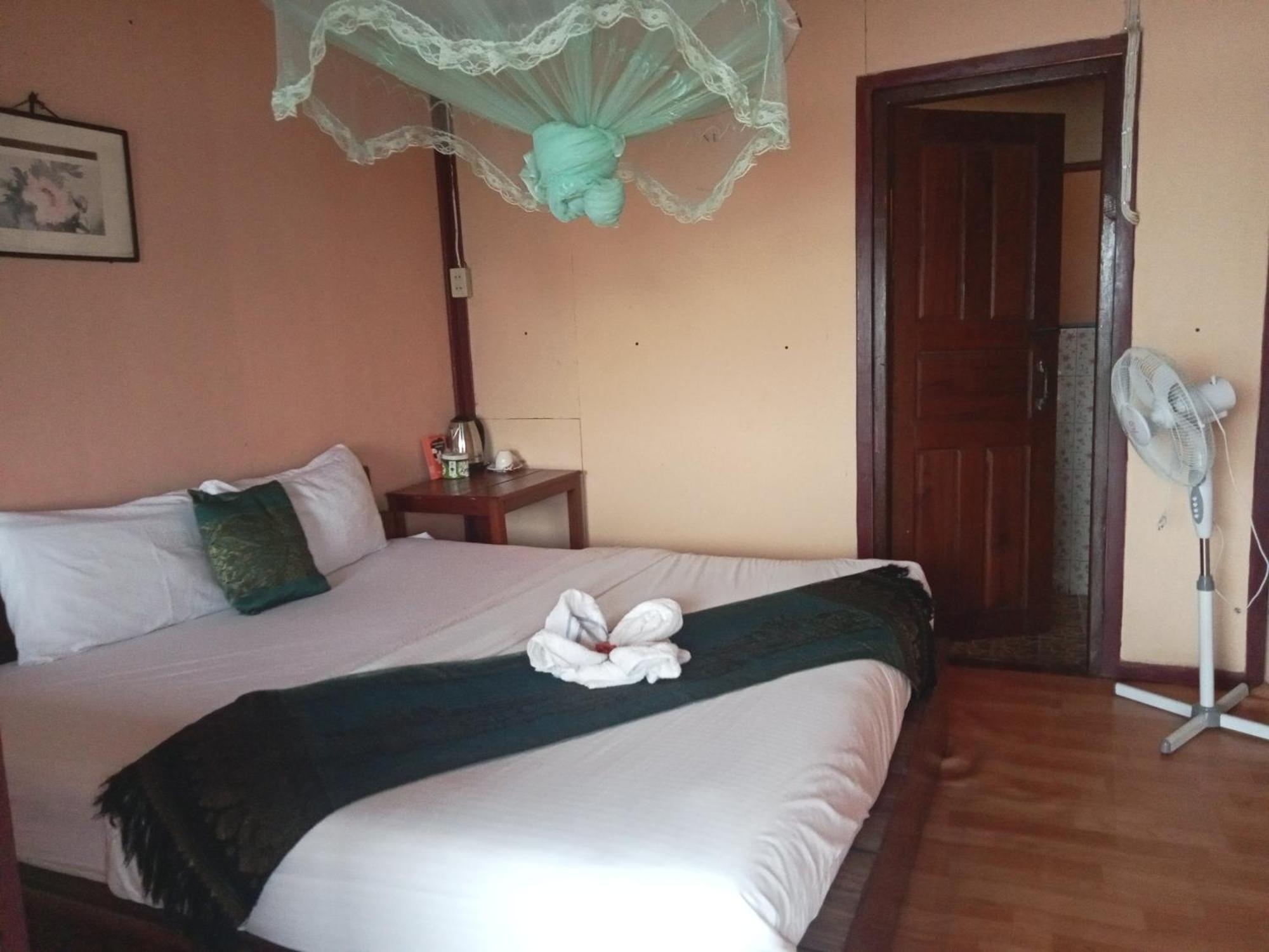 Champa Guesthouse Muang Không Exteriér fotografie